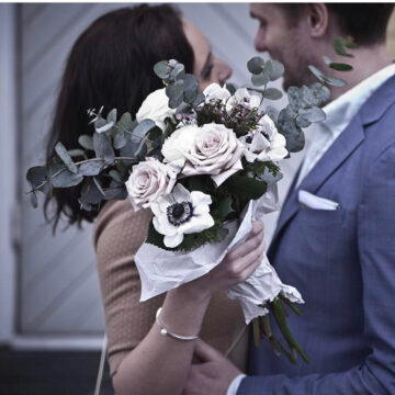 Skicka blommor i bröllopspresent