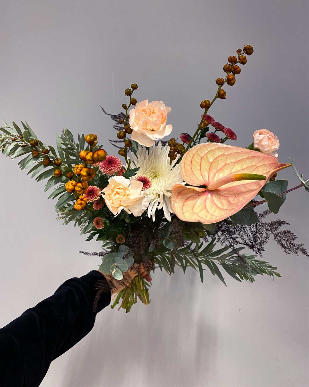 Blomprenumration vecka 39 - anthurium, rosor, nejlikor, kryssantemum